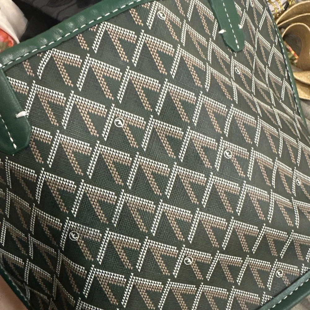 Women's Green Logo Mini Tote Bag Open Top Double Handles White Stitch Geometric